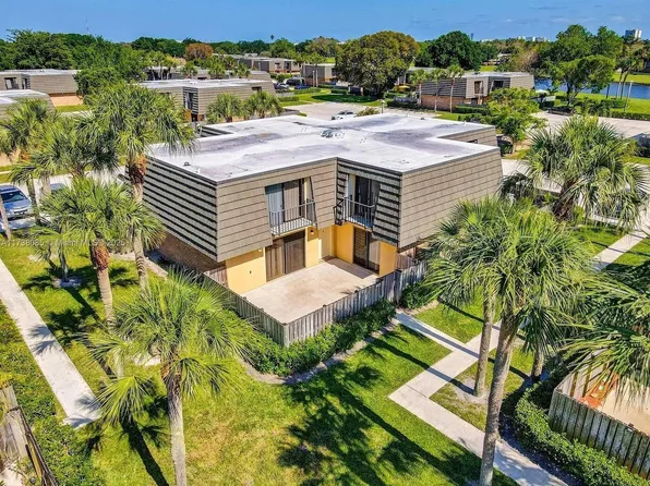 627 6th Way #627, West Palm Beach, FL 33407