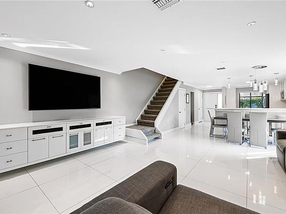 5th image of 3967 Cocoplum Cir APT A