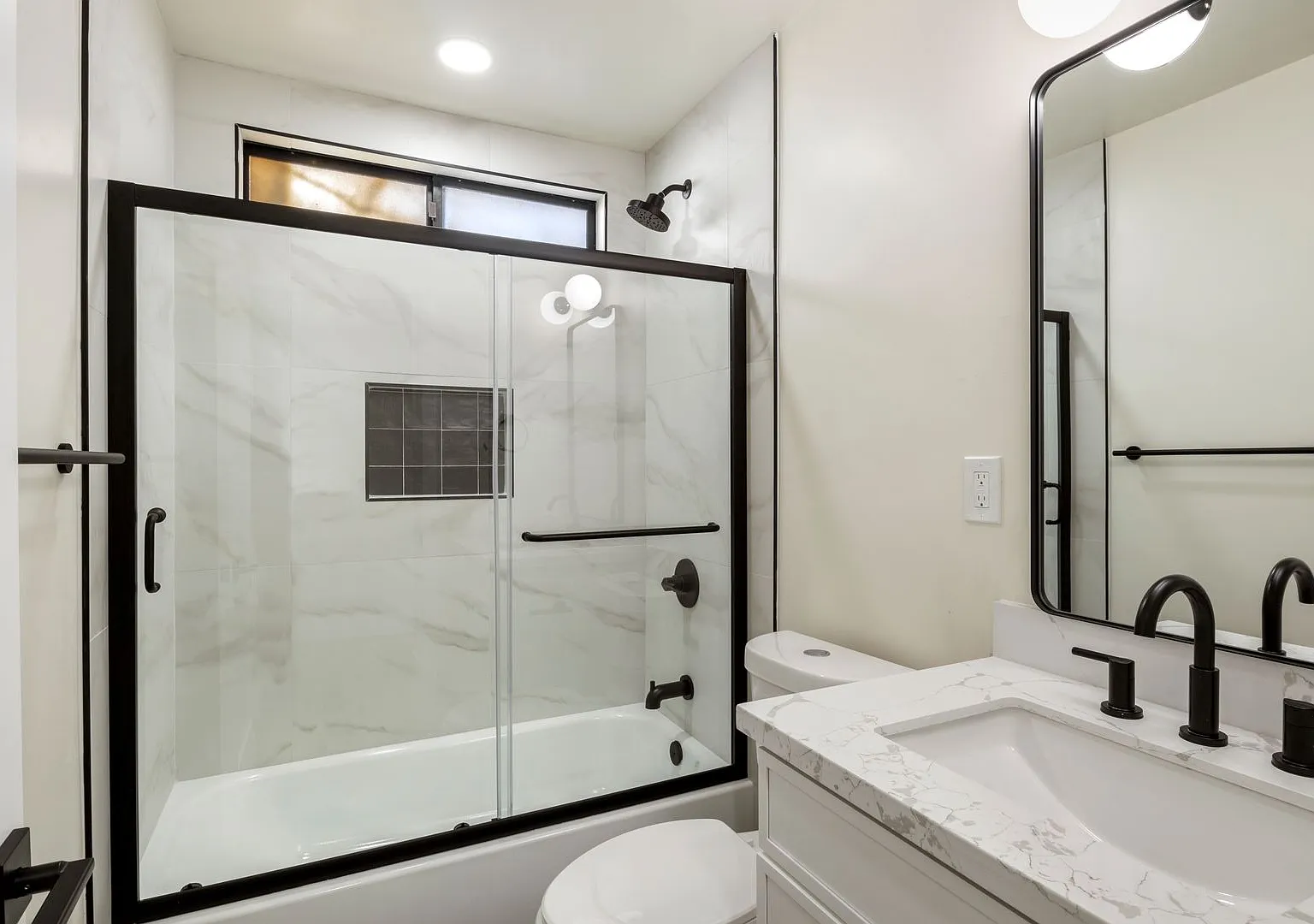 GS - 3129 Emerson — Photo 2