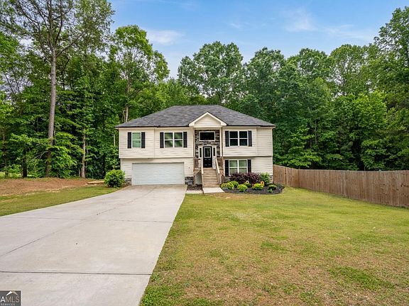 2nd image of 554 Saddle Ridge Dr