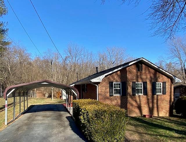 1st image of 1626 Norris Dr NW