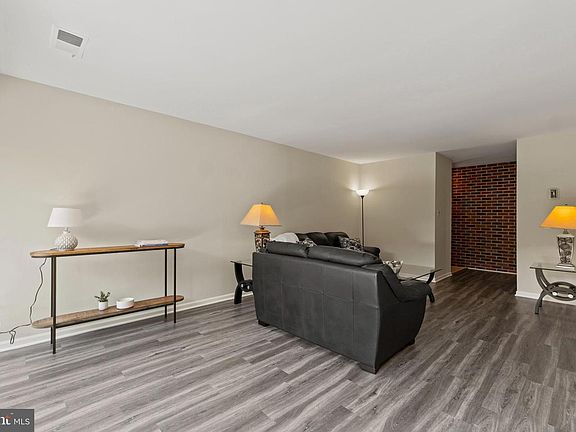 3rd image of 9705 Kings Crown Ct APT 101