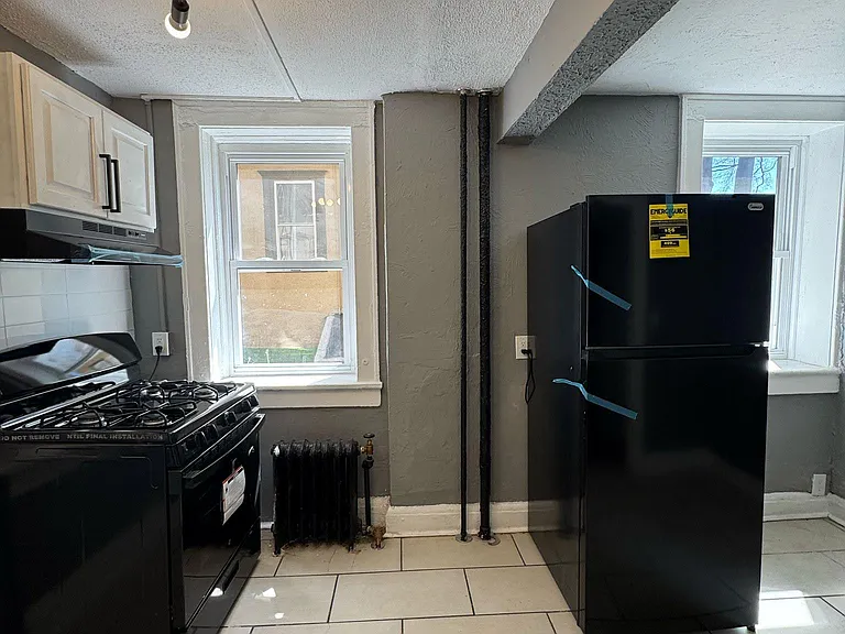 717 Arlington Ave #1B — Photo 2
