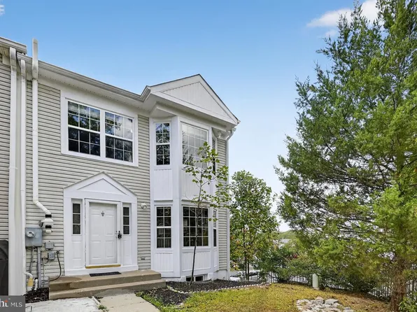 12170 Springwoods Dr, Woodbridge, VA 22192