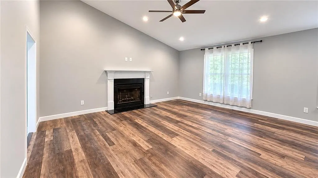 3 bed, 2.0 bath, 1408 sqft, $2,500 — Photo 4