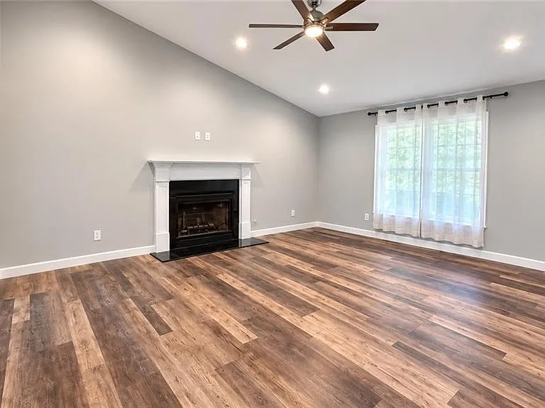 1235 Grayland Hills Dr — Photo 4