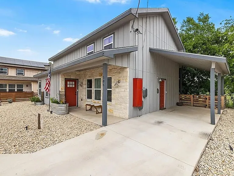 506 Burleson Blvd — Photo 2