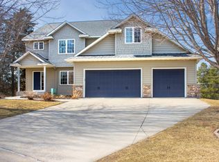 9468 McGee Way, Eden Prairie, MN 55347