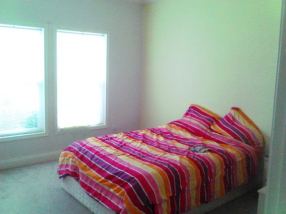 5th image of 1080 Ainsworth St E