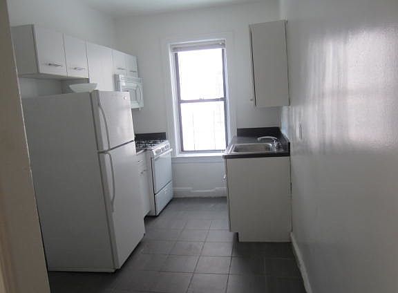 5th image of 3525 95th St APT B07