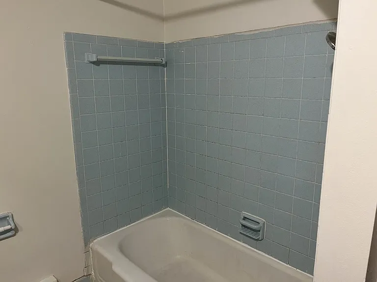 210 N Summit St #13 — Photo 9