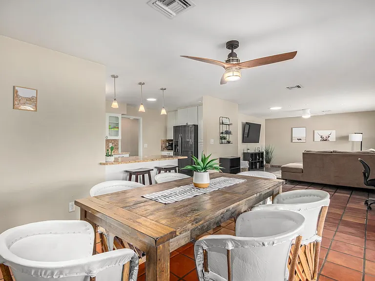 1028 E Hermosa Dr — Photo 10