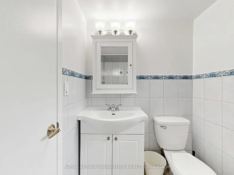 103 Cummer Ave #LOWER — Photo 17
