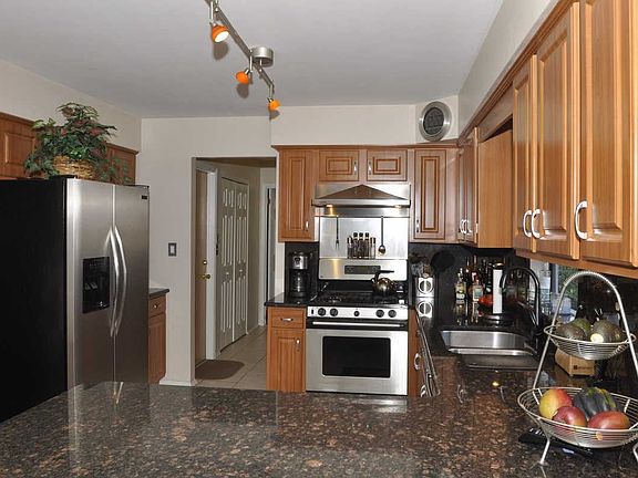 5th image of 5 Martino Dr