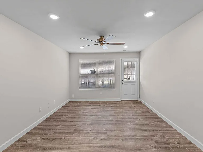Sherman Square Apartments — Photo 61
