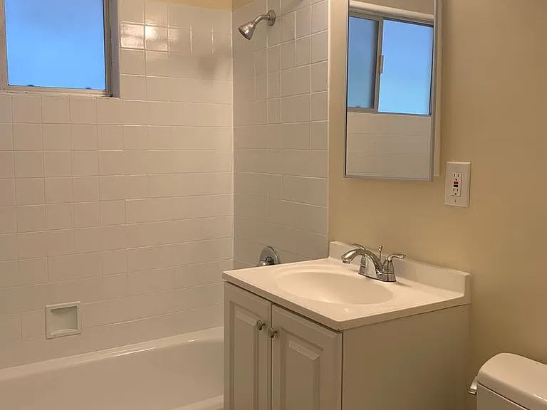 4040 Grandview Dr #10 — Photo 1