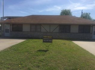 1323 Parkside Dr, Junction City, KS 66441