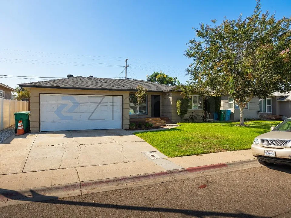 6133 Dorothy Dr