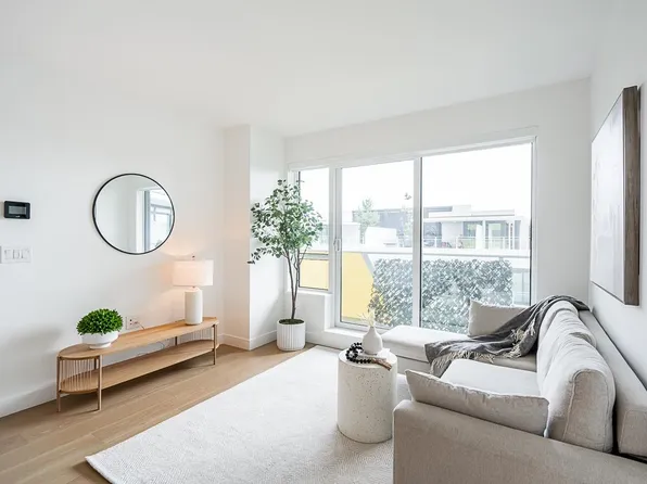 5788 Gilbert Rd #711, Richmond, BC V7C 0B3