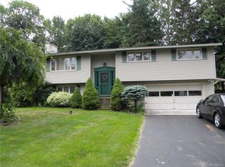 4040 Bel Harbor Dr, Liverpool, NY 13090