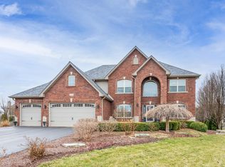 104 Allington Ct, Oswego, IL 60543