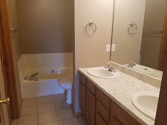 3rd image of 8636 Duke Ave