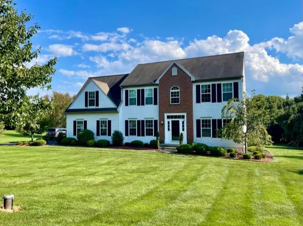 12 Bittersweet Dr, Cochranville, PA 19330
