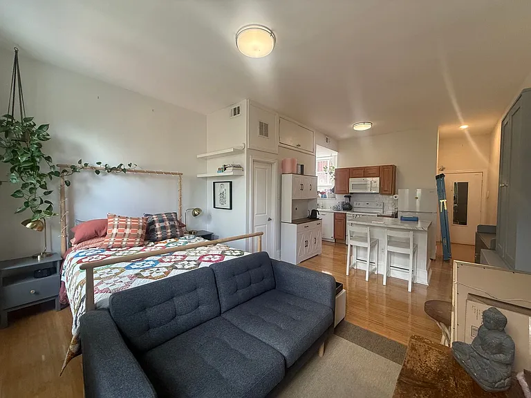 2304-08 Locust Street — Photo 10