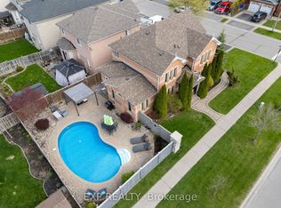 2 Hesham Dr, Whitby, ON L1M2J9