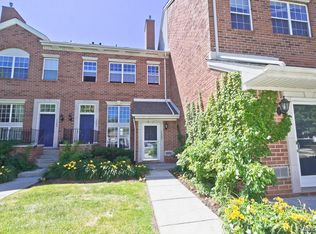 1566 Maryland Club Dr, Royal Oak, MI