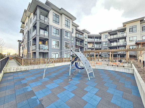4th image of 20356 72b Ave #115