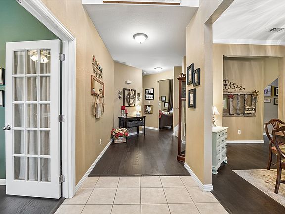 5th image of 403 Springtree Rd