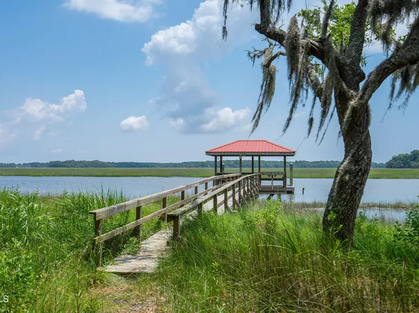 53 Rock Springs Dr, Beaufort, SC 29907