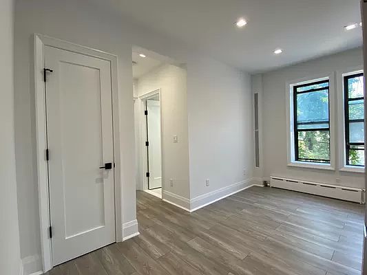 4th image of 21-81 38th St #21