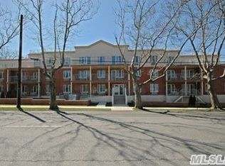 64-34 Grand Central Pkwy #1H, Forest Hills, NY 11375