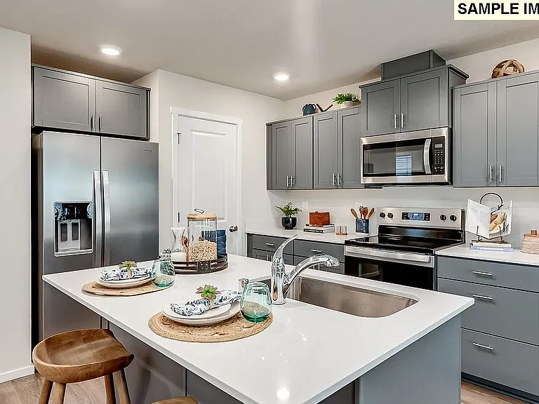 1103 SE 194th Pl — Photo 1
