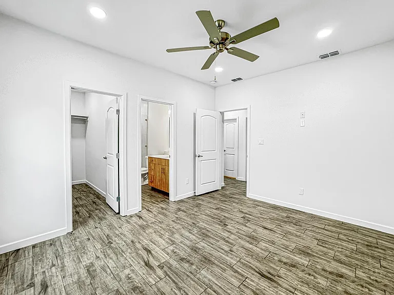 2704 Robin Rd #1 — Photo 9