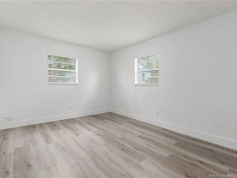 660 SW Bryant Ave #10 — Photo 10