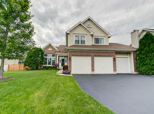 2281 Apple Hill Ln, Aurora, IL