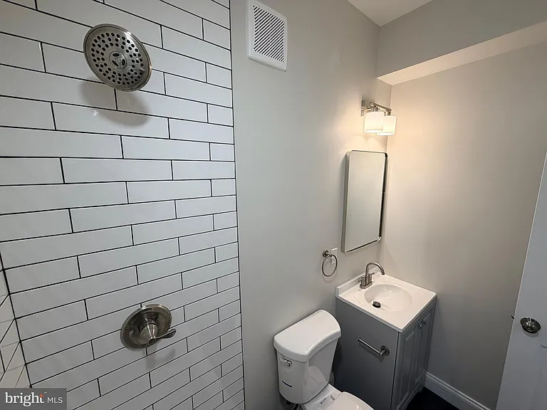 3 E Overlea Ave #3 — Photo 27