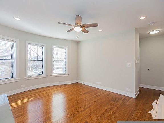 3rd image of 1940 W Wilson Ave #2N