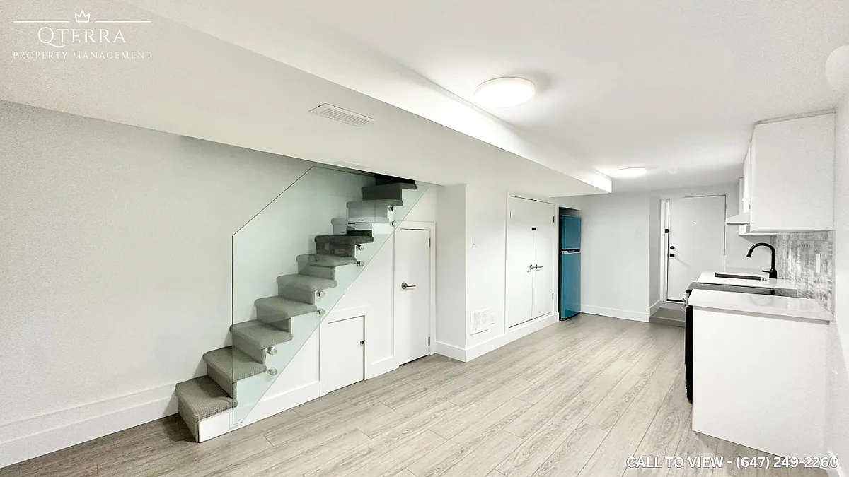 Building Photo - 99 Mackay Ave #2