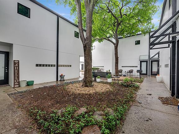 2nd image of 4242 Buena Vista St APT 4