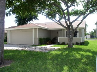 1 Boswell Pl, Boynton Beach, FL 33426