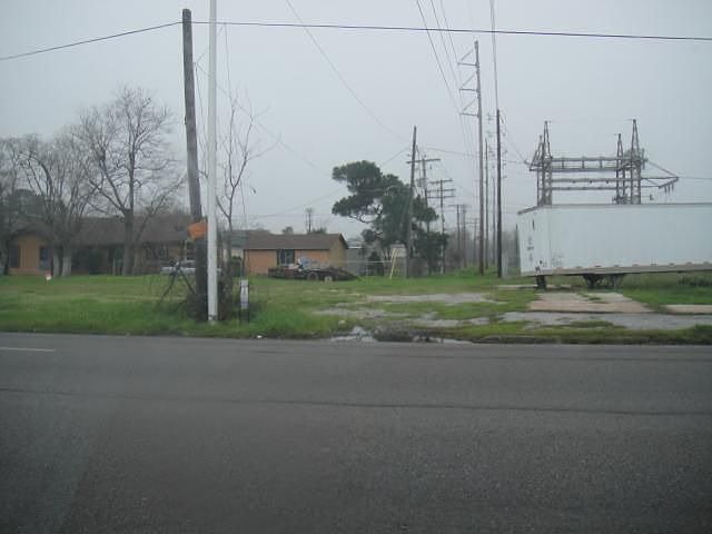 1st image of 1945 Woodworth Blvd