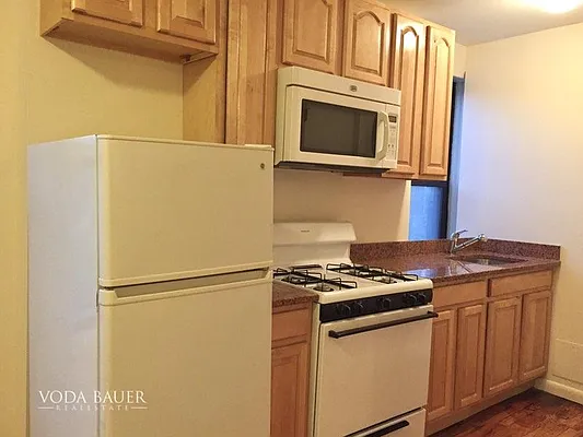 Rented by Voda Bauer Real Estate | media 25