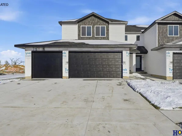 8921 Peregrine Rd, Lincoln, NE 68505