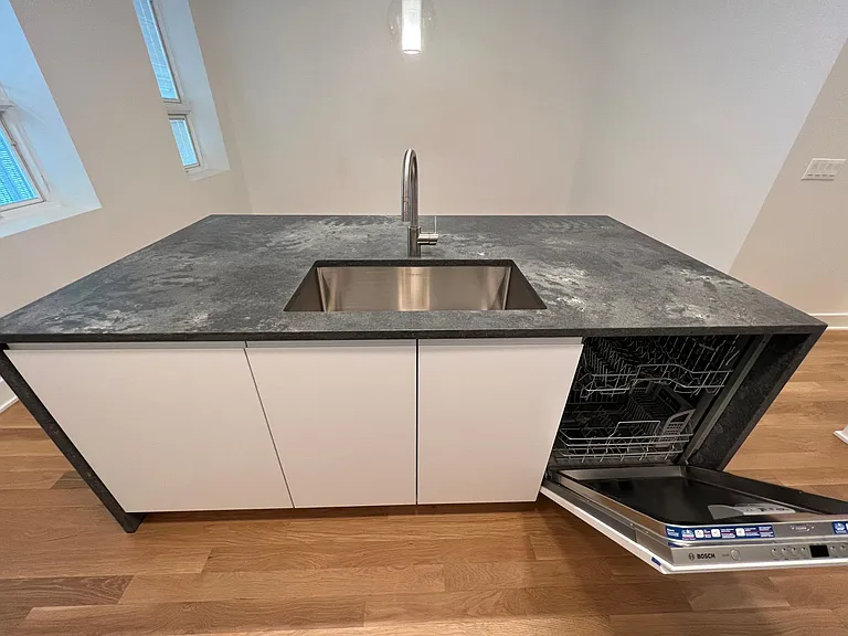 524 N May St #3 — Photo 11