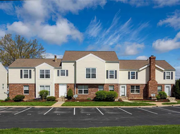 17 Woodlake Ct #C, Lake Saint Louis, MO 63367