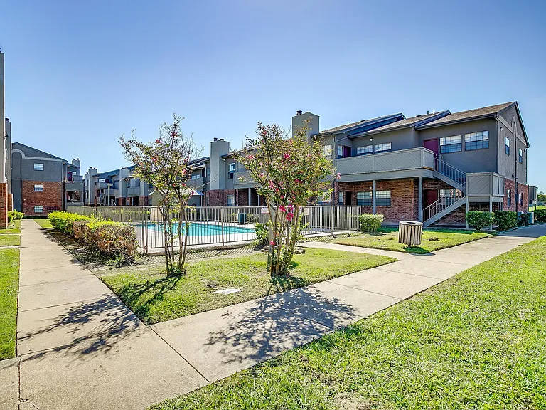 Portofino Apartments — Photo 16